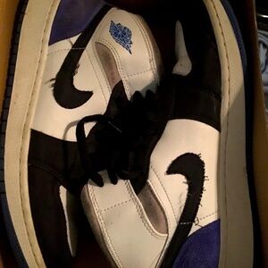 I’m selling Jordan 1s because I had them for too long